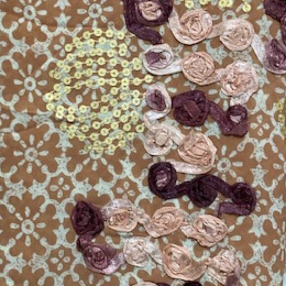 Peach embroidered sari with blouse. - Picture 2 of 4